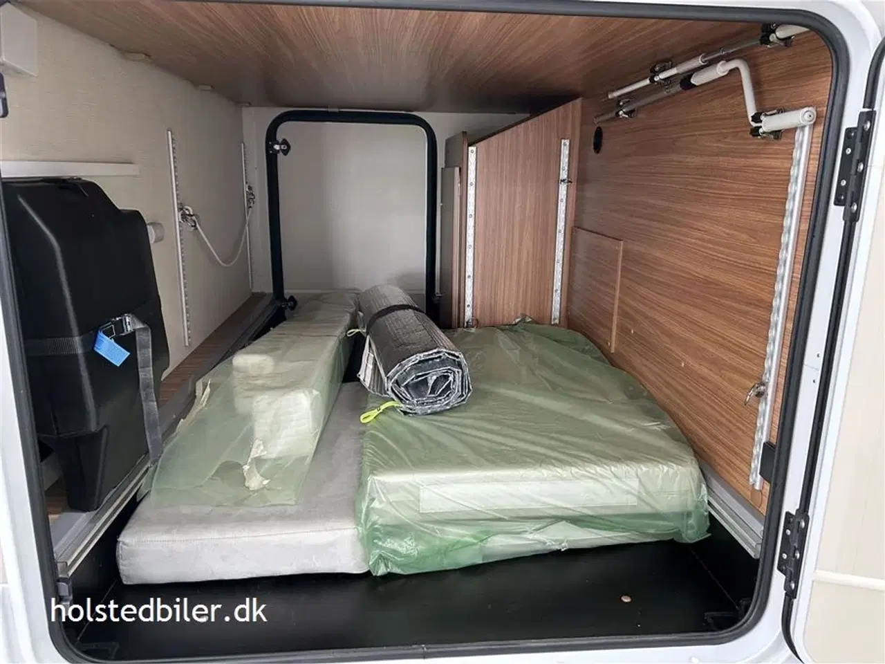 Billede 20 - 2017 - Carado T 449 Perfect 10   Automatgear, queensbed og udstyr.