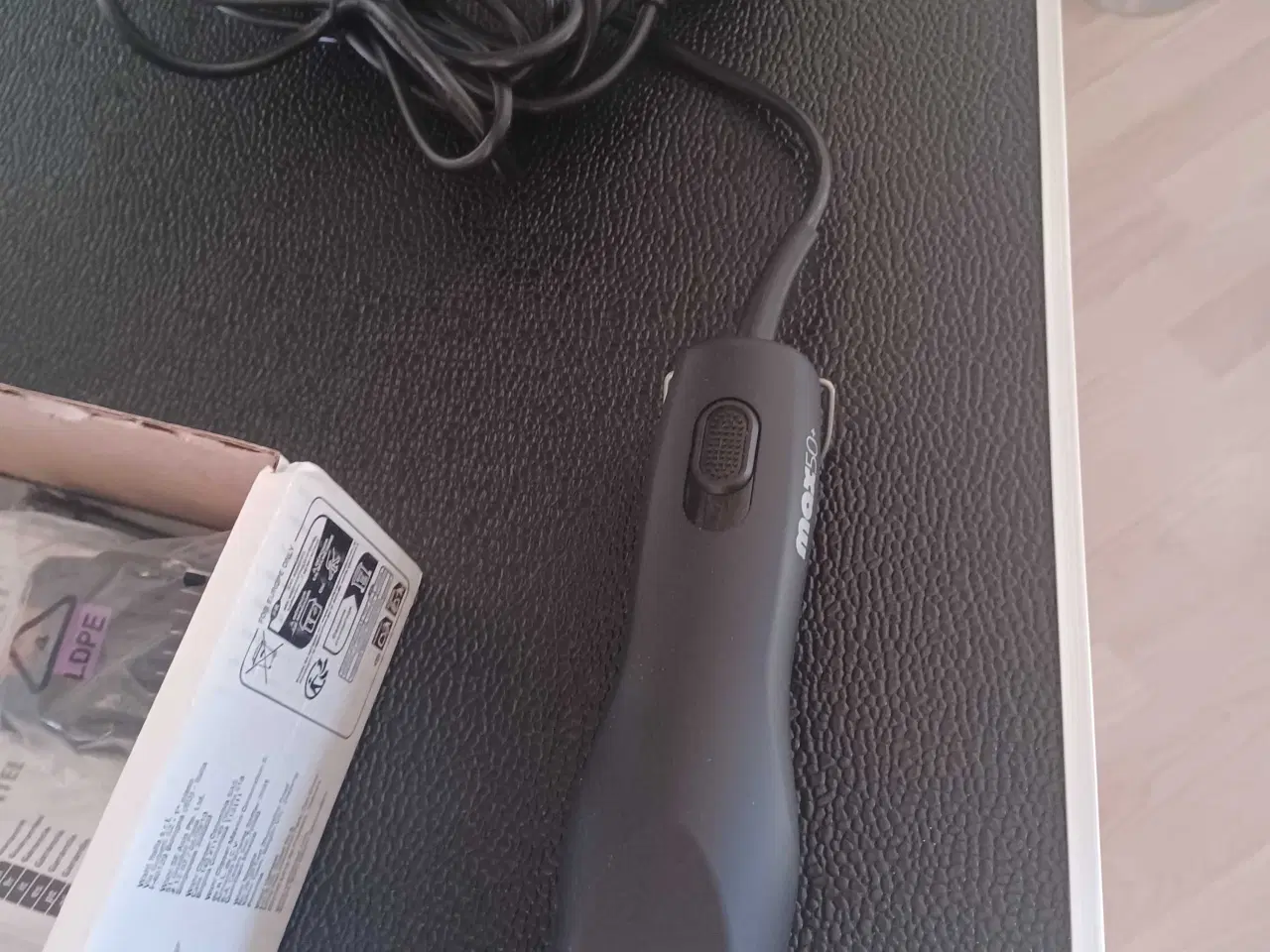 Billede 6 - Trimmebord og WAHL Max 50 +.