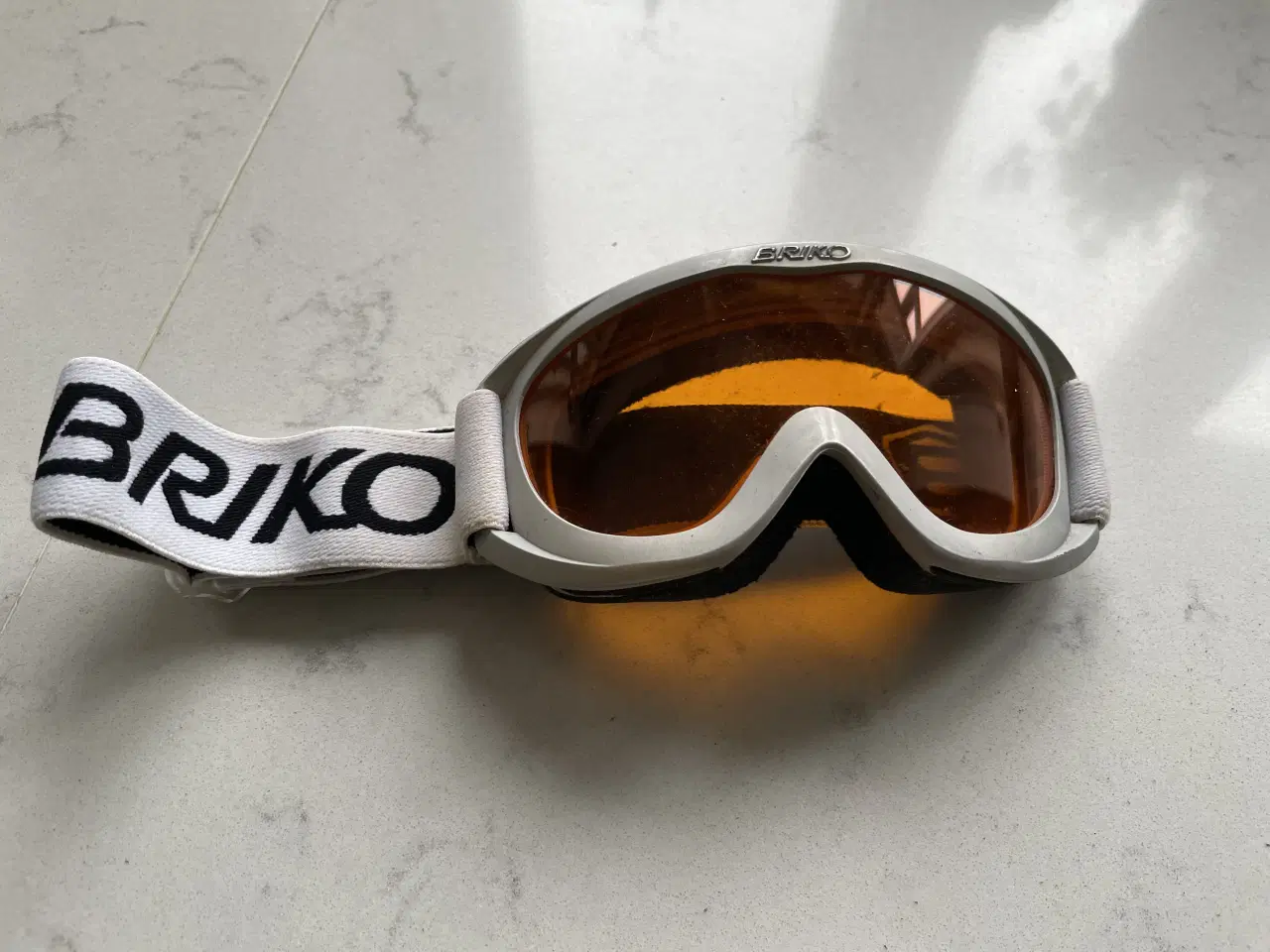 Billede 2 - Børneskibriller,2 par m. anti-fog behandling 