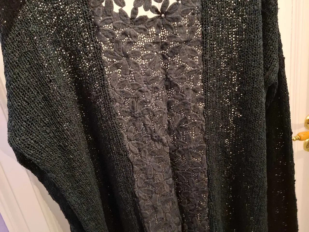 Billede 3 - Sort strikbluse fra ZeZe XL