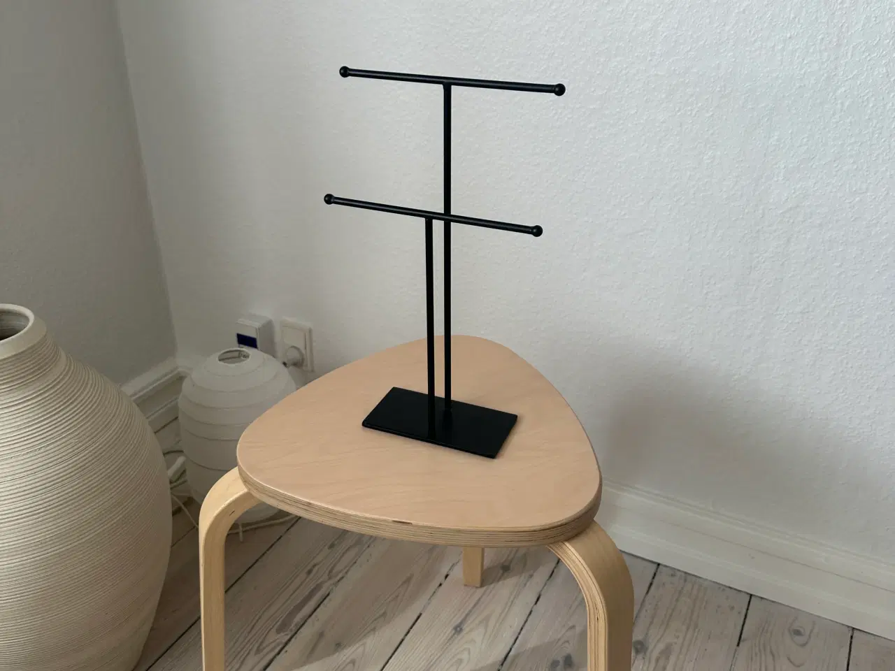 Billede 1 - Sort smykkestativ 