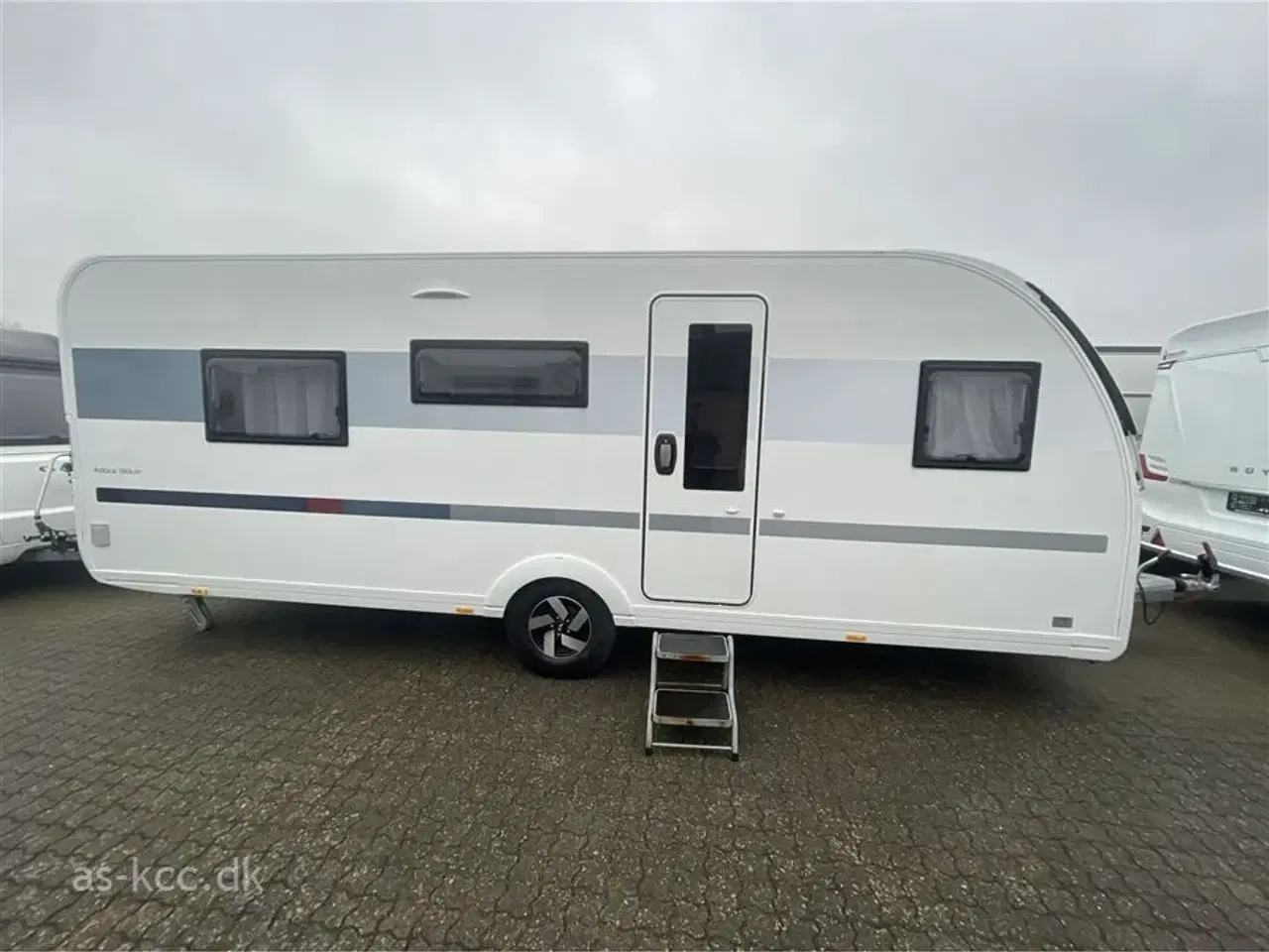 Billede 2 - 2022 - Adria Adora 593 UP ALDE Adria Adora 593 UP med Alde Centralvarme. 4 sovepladser, 5 siddepladser. Topmadras, DuoControl, Kantsyet tæpper.