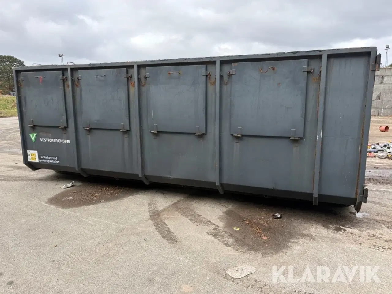 Billede 11 - Lukket stålcontainer med sidehængte låger og løftebeslag