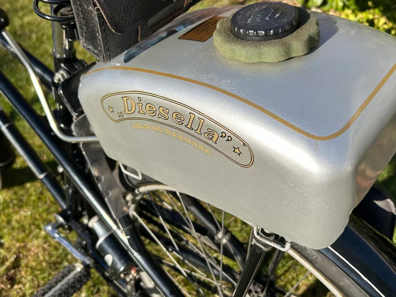Billede 4 - Gisella knallert på damestel