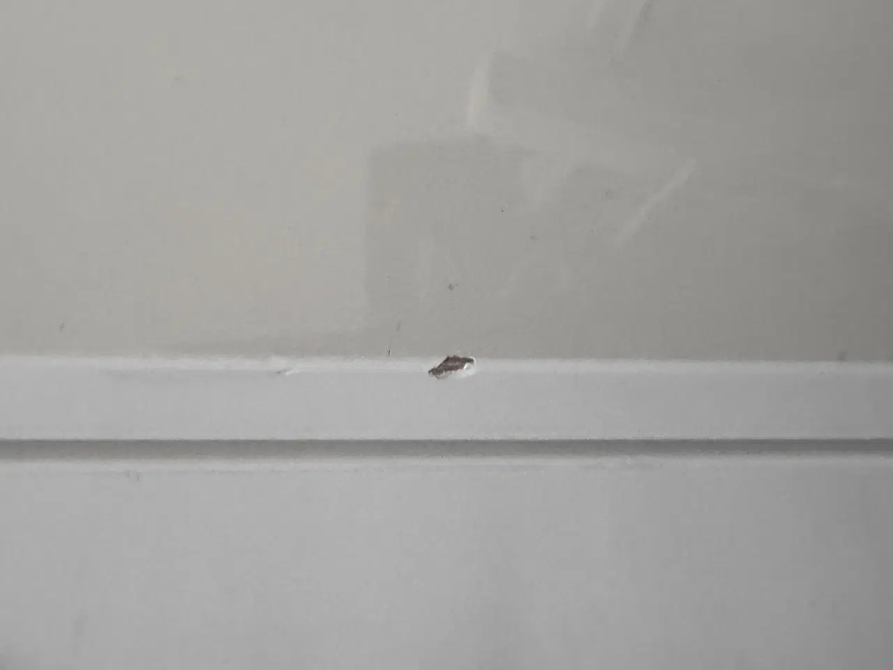 Billede 11 - Højglans hængeskænk – stilren (190 cm)