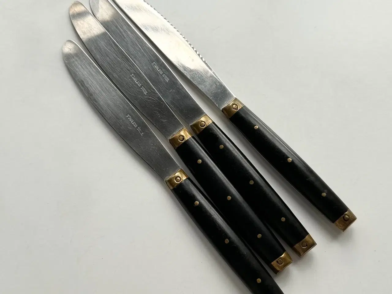 Billede 2 - Knive m messing og bakelit, 4 stk samlet