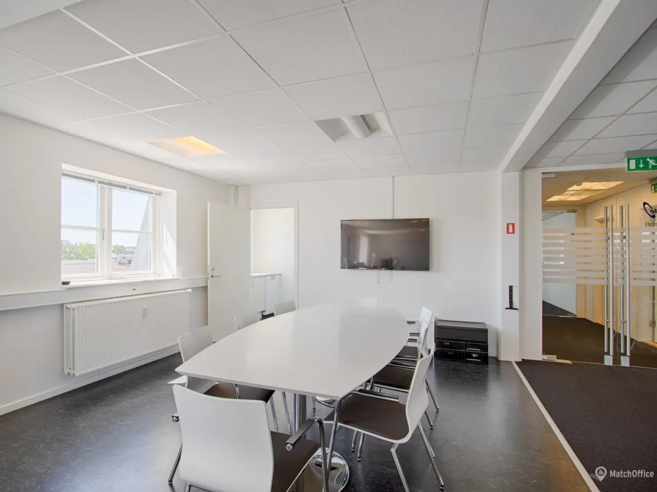 Billede 10 - Lækkert lyst kontorlejemål/showroom/undervisningslokaler centralt i Herlev