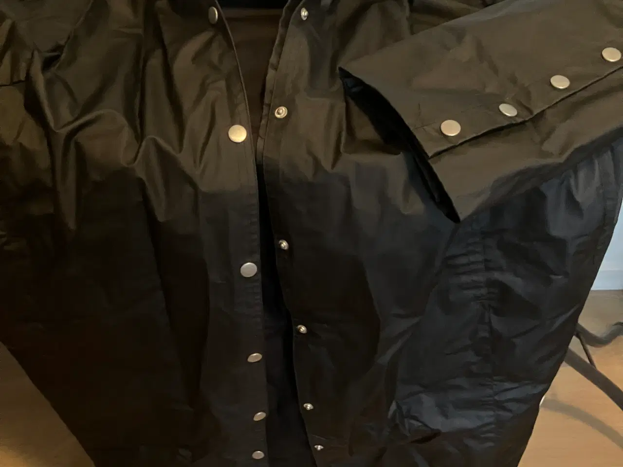 Billede 2 - Regnfrakke med sydvest hætte