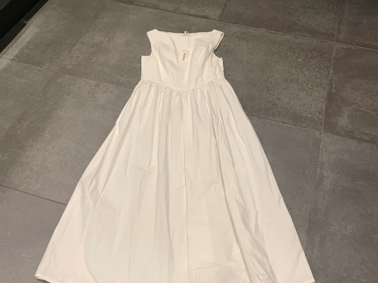 Billede 1 - NA-KD kjoler uden ærmer - Str. 40&42