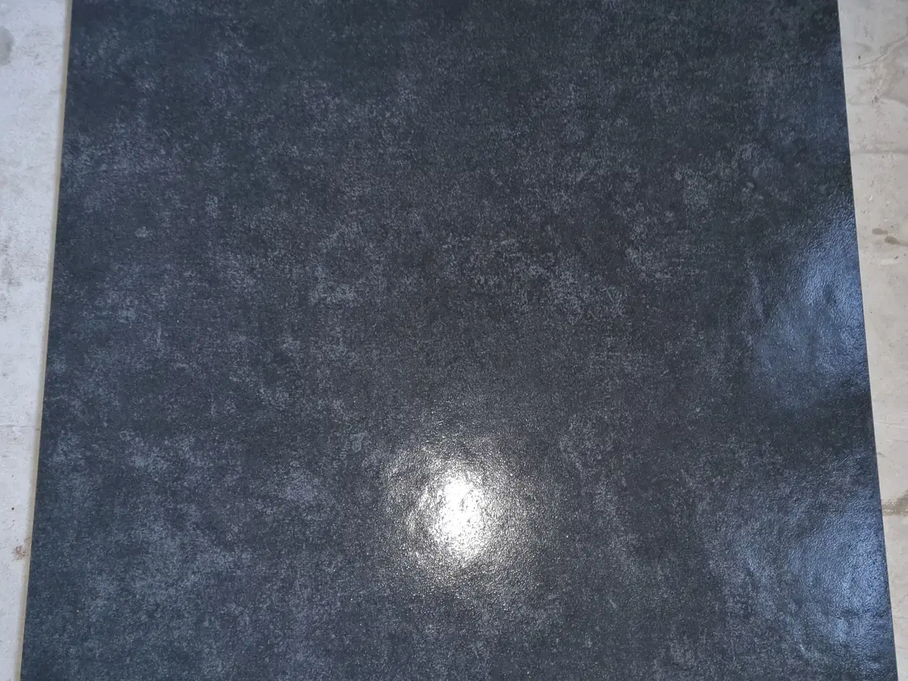 Billede 1 - Gulvklinker Sort/Antracit 60 x 60