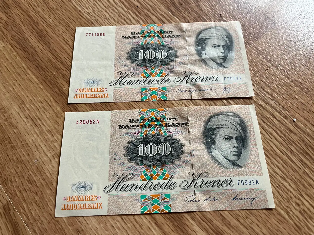 Billede 1 - To 100 kr sedler fra 1972a serien