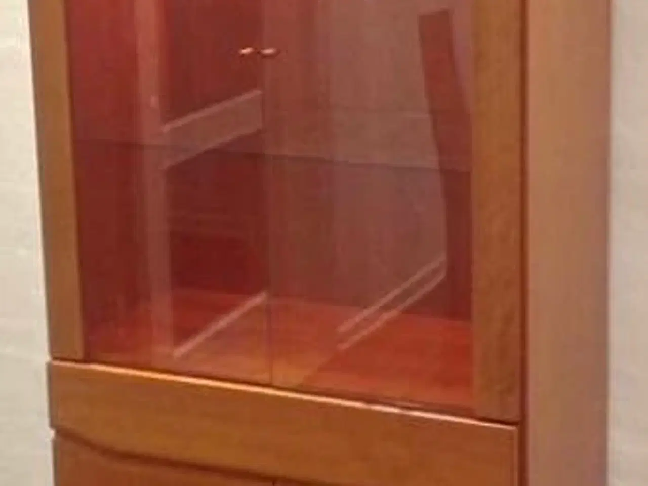 Billede 2 - Skovby vitrine