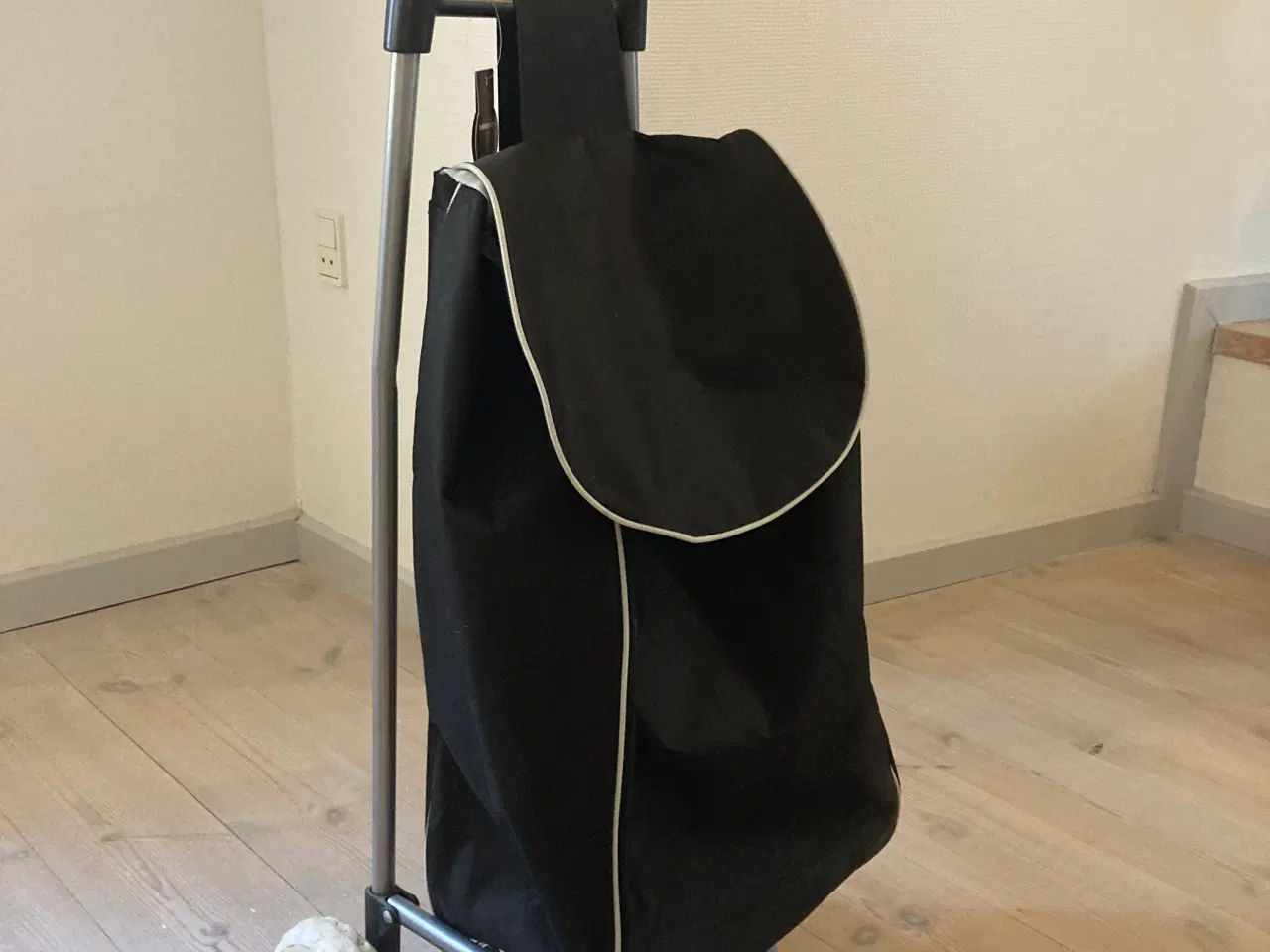 Billede 1 - Indkøbsvogn/ trolley