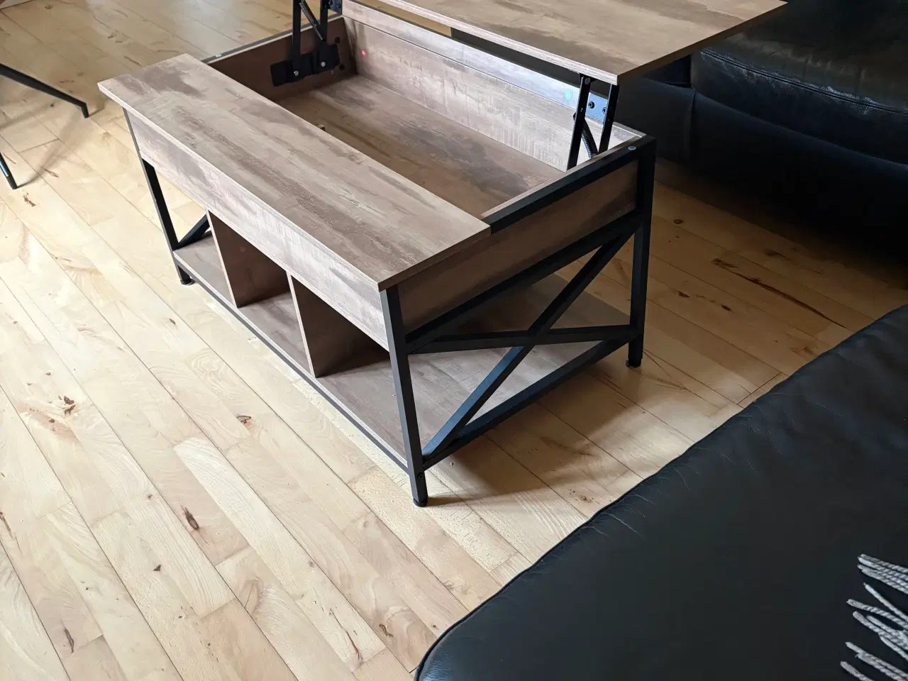 Billede 2 - Sofabord med slå ud funktion.