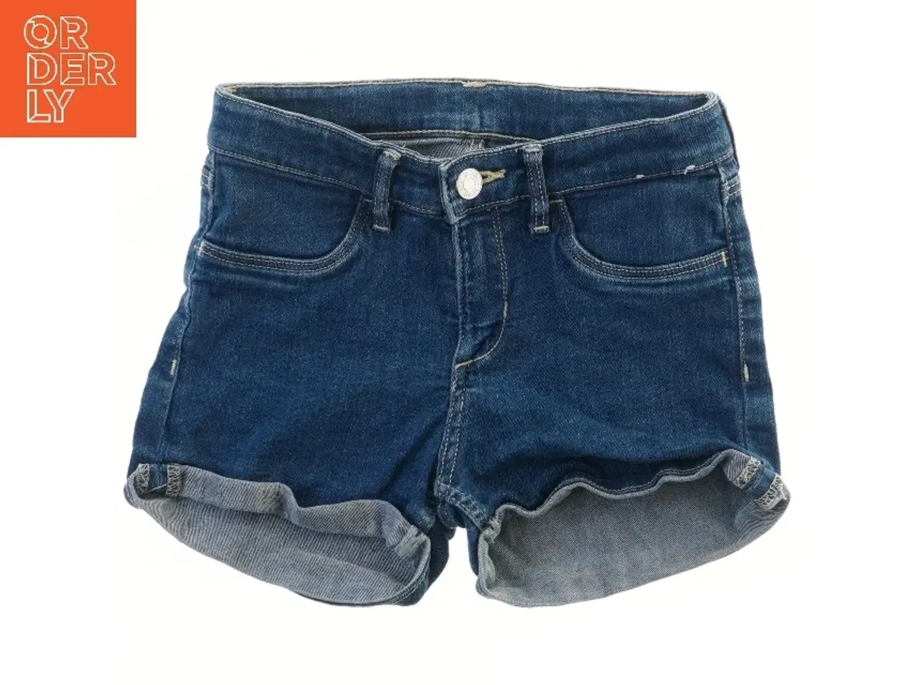 Billede 1 - Denim shorts med patches fra Denim (str. 134)
