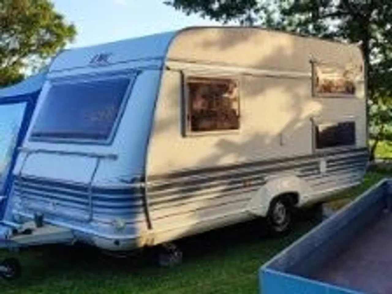 Billede 3 - 2001 lmc 400 køjevogn. På vej ind