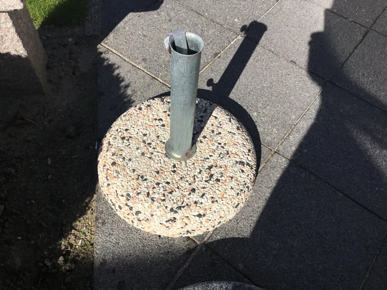 Billede 2 - Parasolfod 41 cm i diameter.
