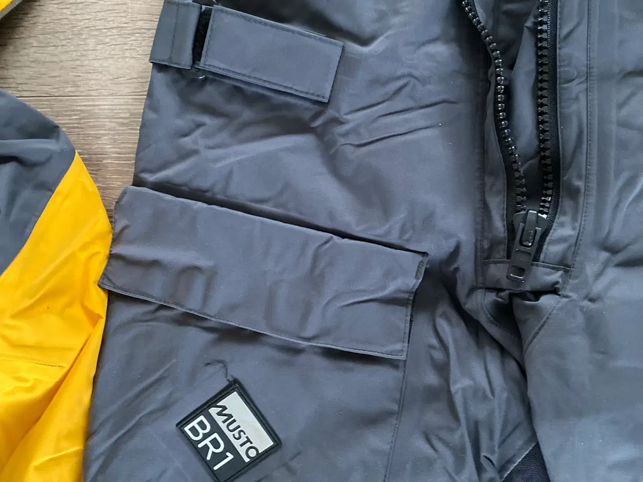 Billede 9 - MUSTO sejltøj str S    buks(10-32)