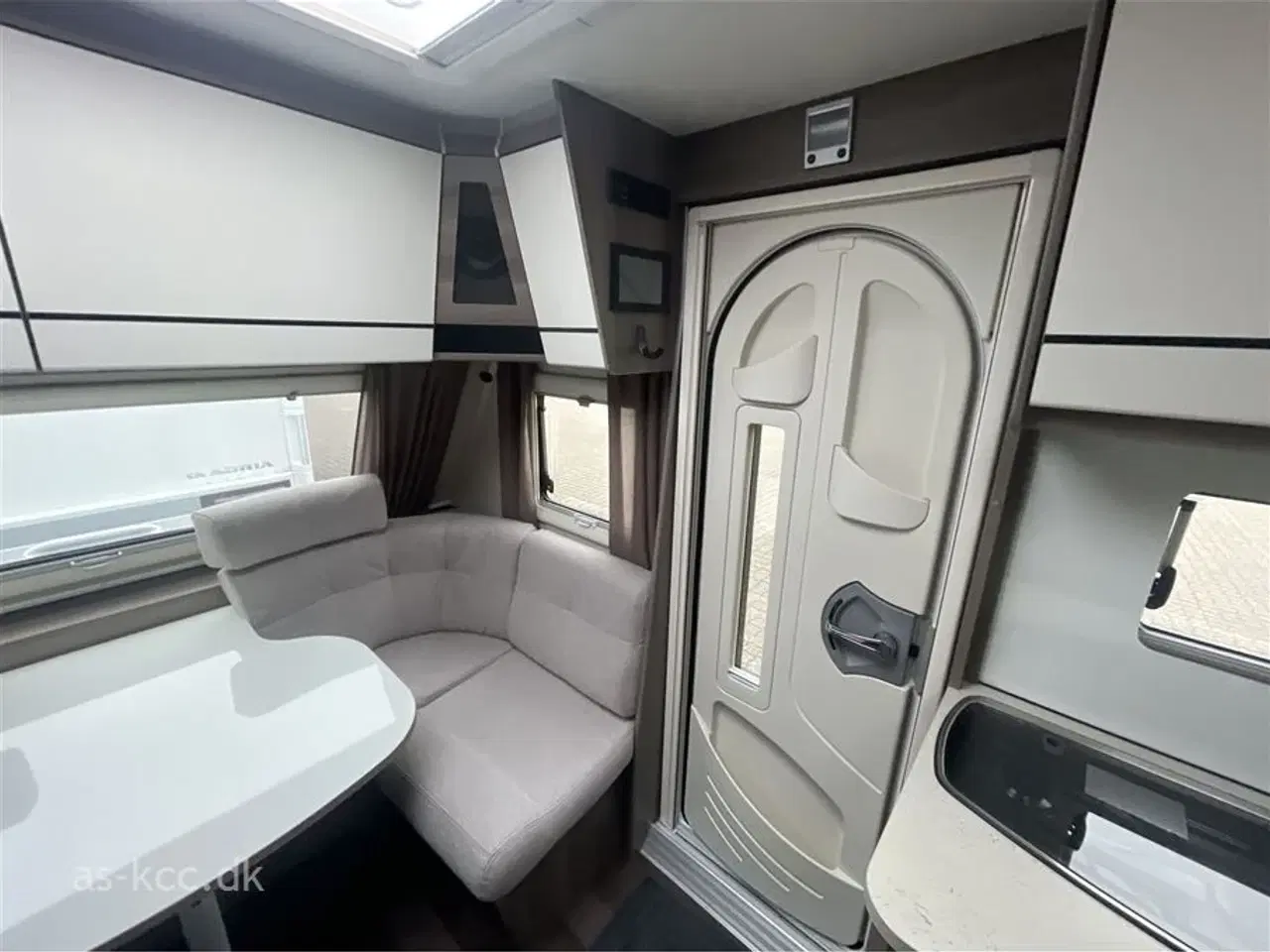 Billede 7 - 2024 - Kabe Estate 470 GLE Kabe Estate 470 GLE årg. 2024 . 4 sovepladser, 4 siddepladser, Mover, cykelholder,