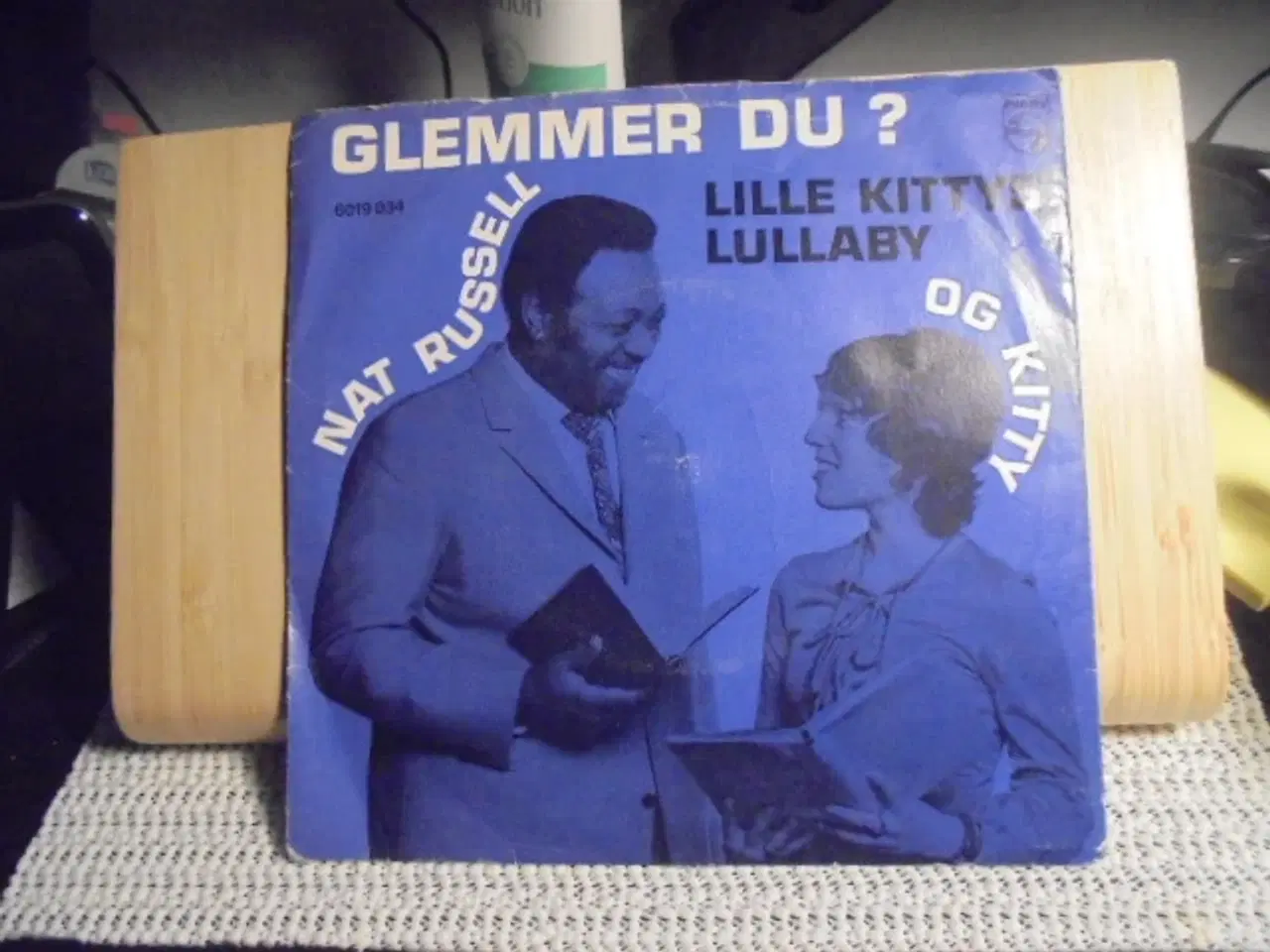 Billede 1 - SINGLE: Nat Russel og lille Kitty