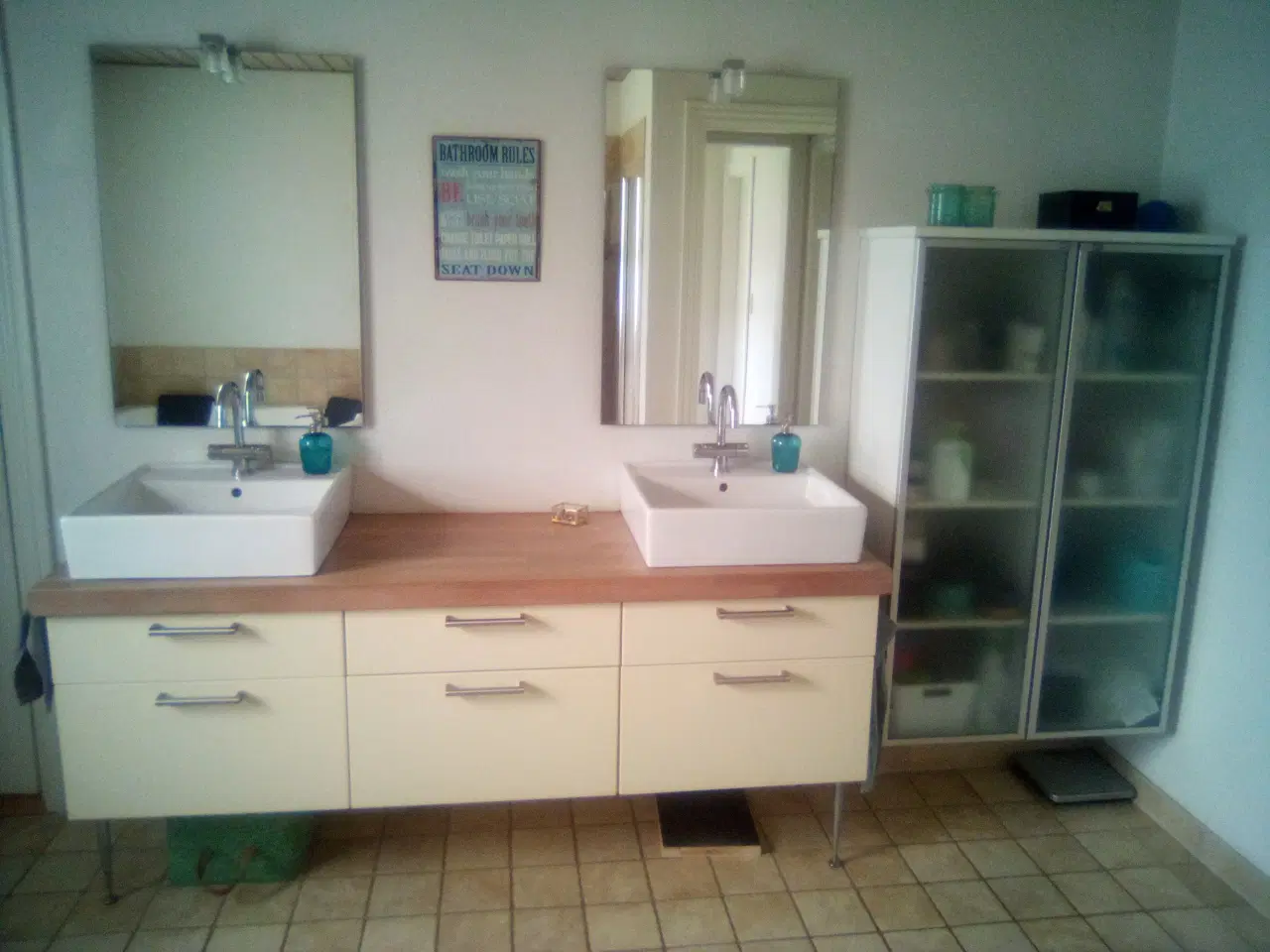 Billede 1 - Badeværelse møbel 