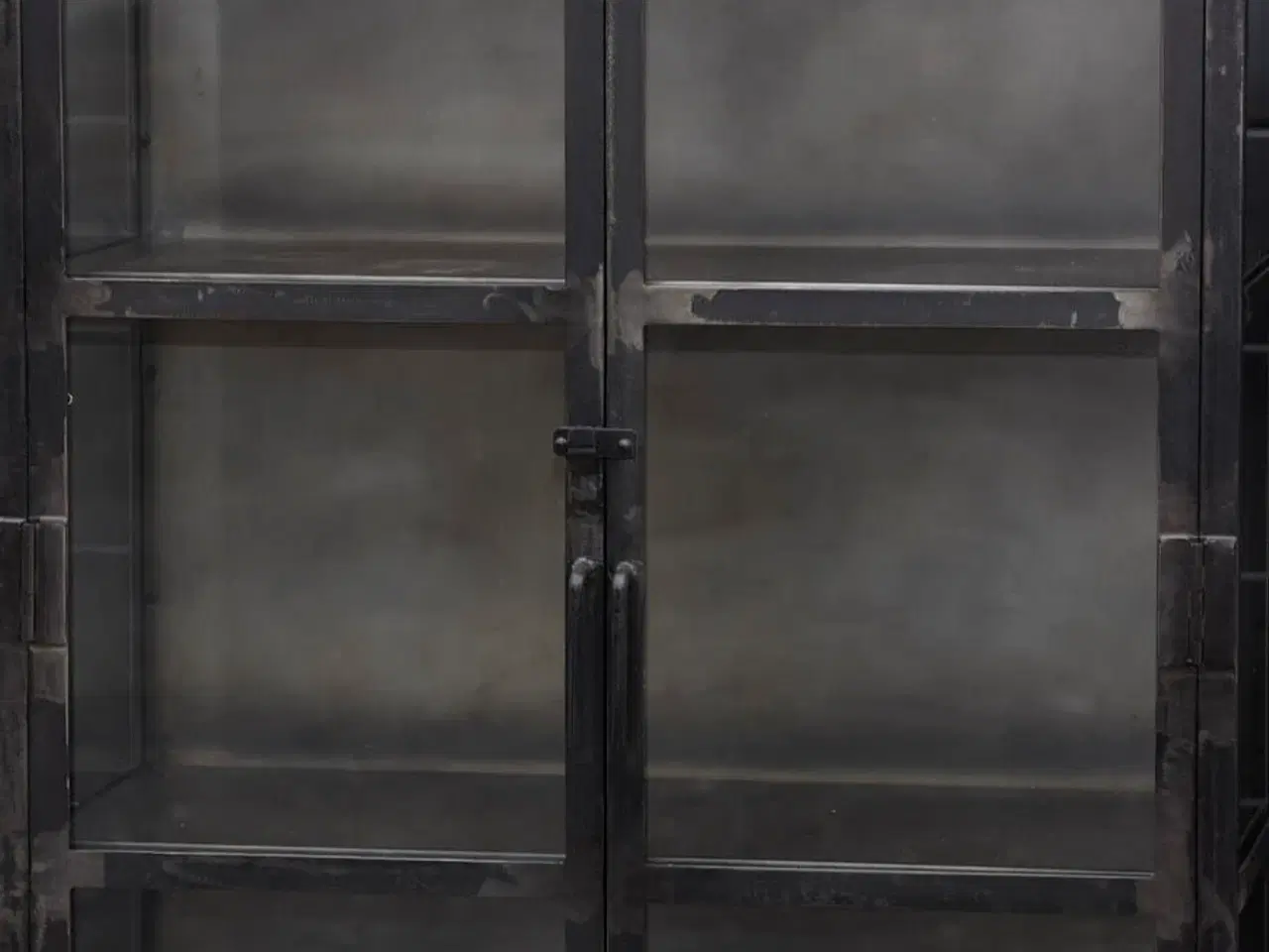 Billede 2 - Nyt Vitrineskab RAW oxideret jern