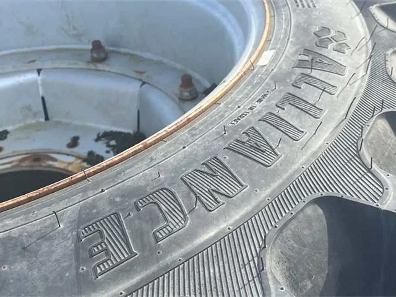 Billede 7 - Alliance 380/90R46 + 320/85R34 Kommer fra en Case IH Maxxum