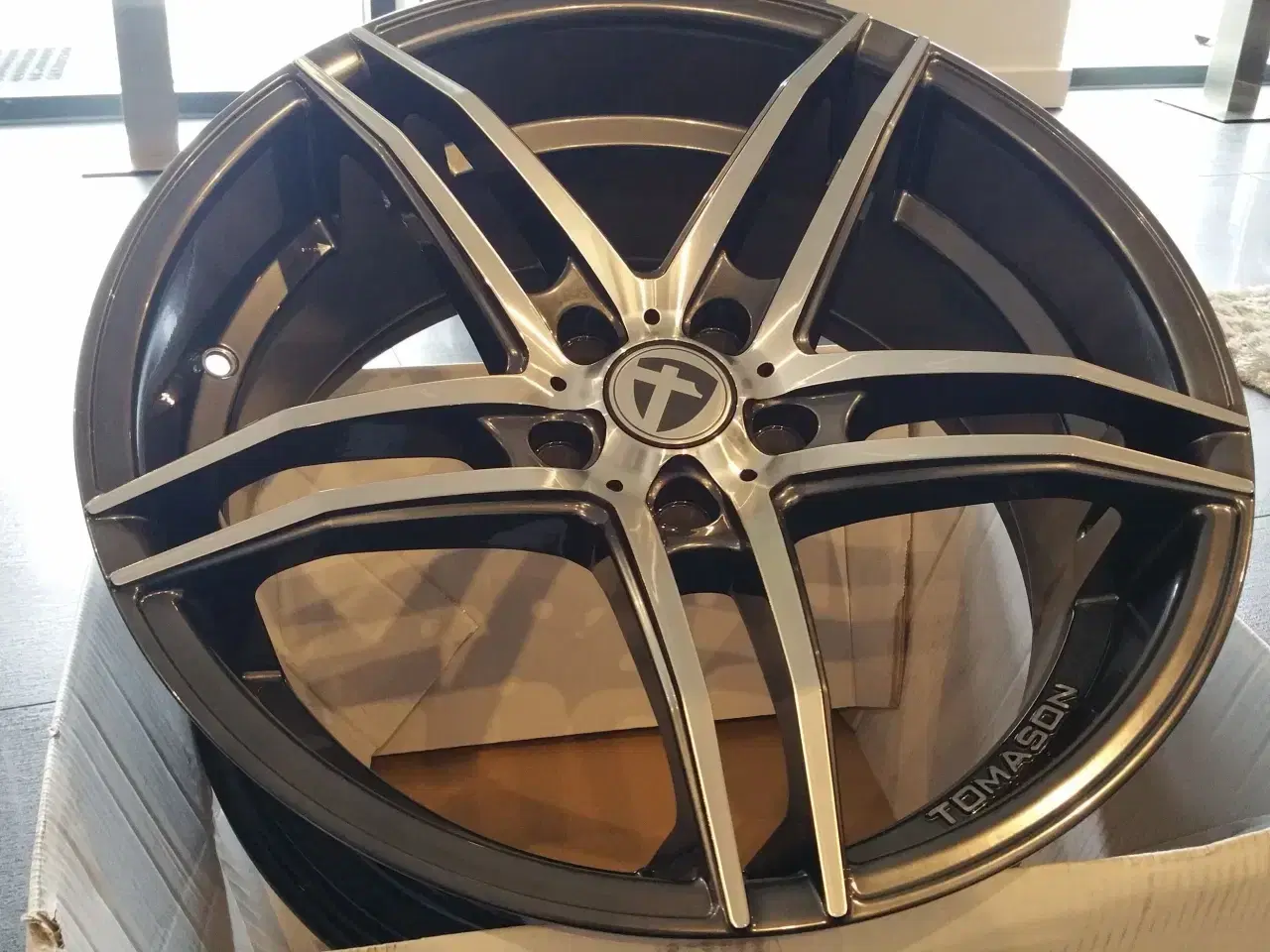 Billede 2 - Original Tomason TN12 NYE 8,5x18" Hyperblack polis