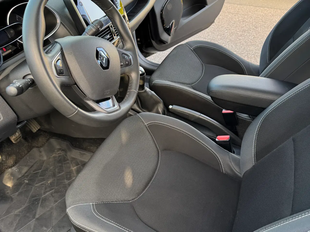Billede 8 - Renault Clio IV 0,9 TCe Zen Sport Tourer 63.200 km