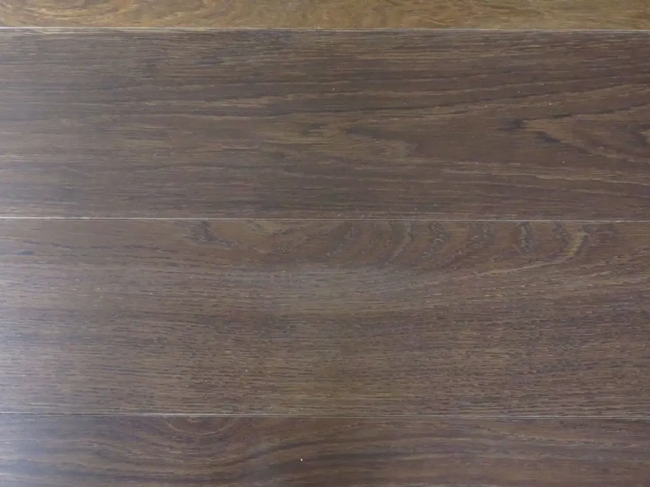 Billede 5 - Plankegulv i egetræ. Varmebehandlet, naturlak. Wiking Gulve -2.sort. 28,1 m2