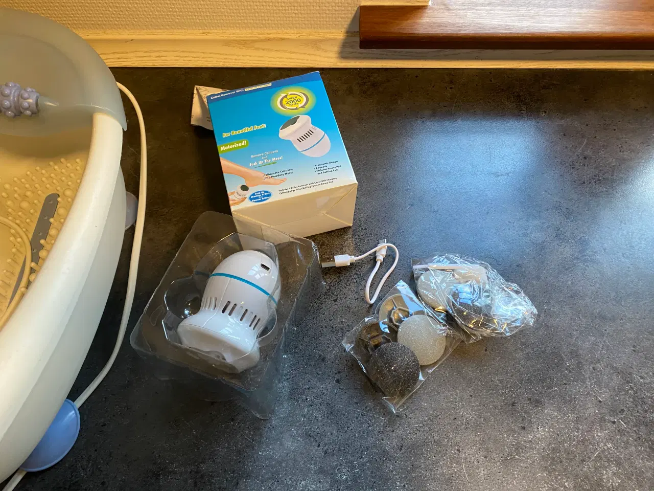 Billede 2 - Fodbad og elektrisk fodfil.