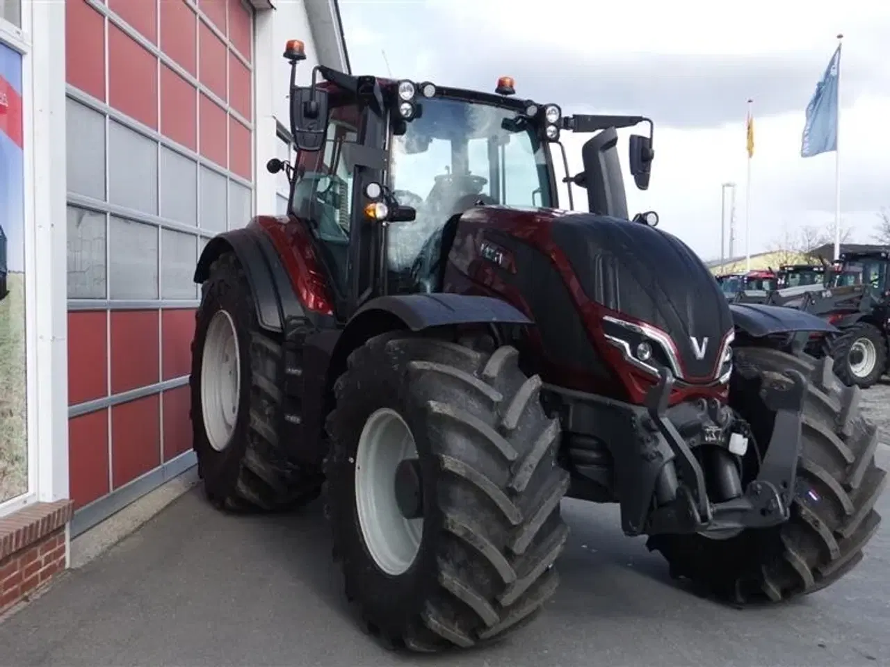 Billede 1 - Valtra T235 Direct Også en på lager med front Pto