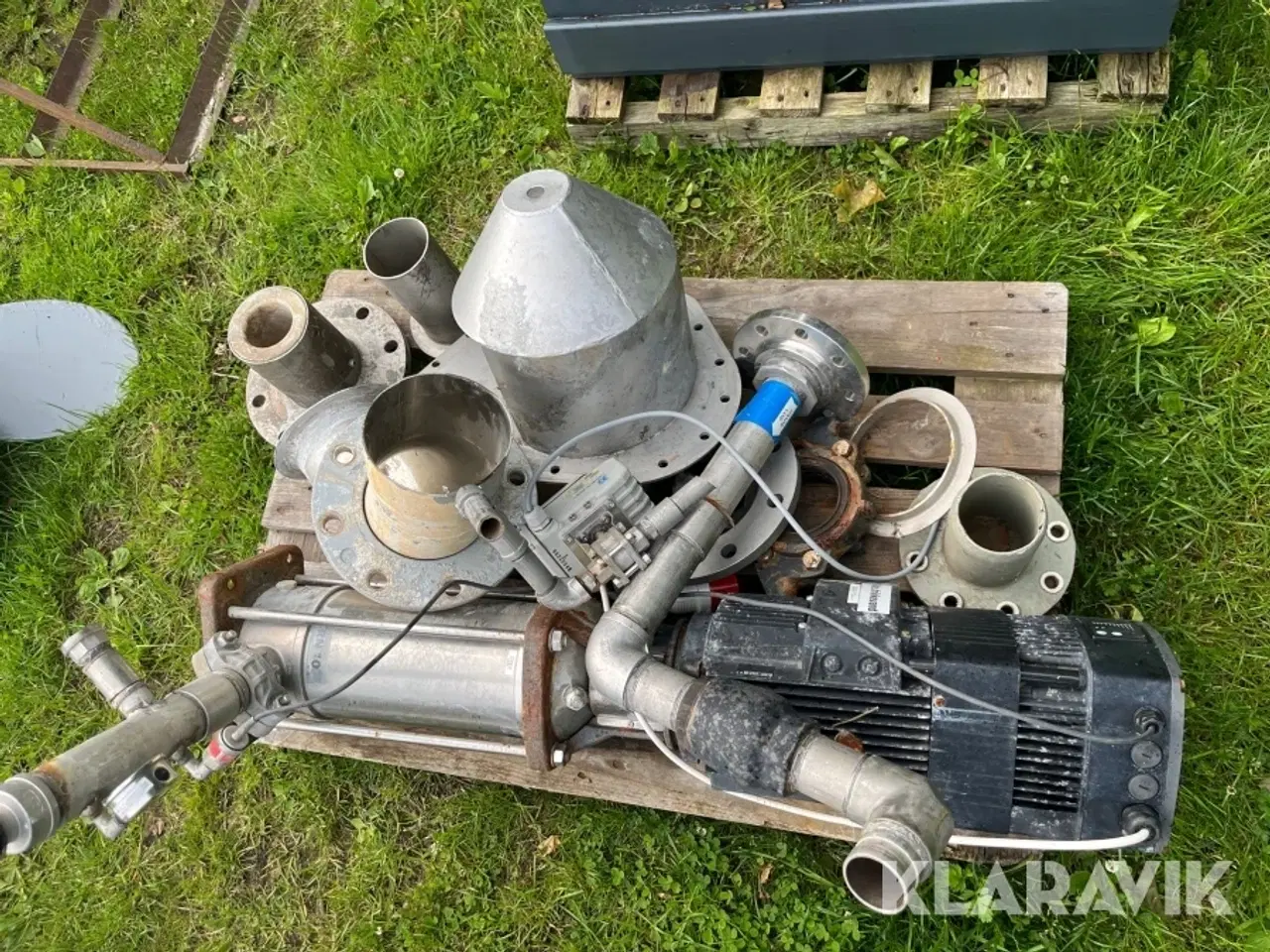 Billede 5 - Motor/Pumpe og diverse andre metaldele