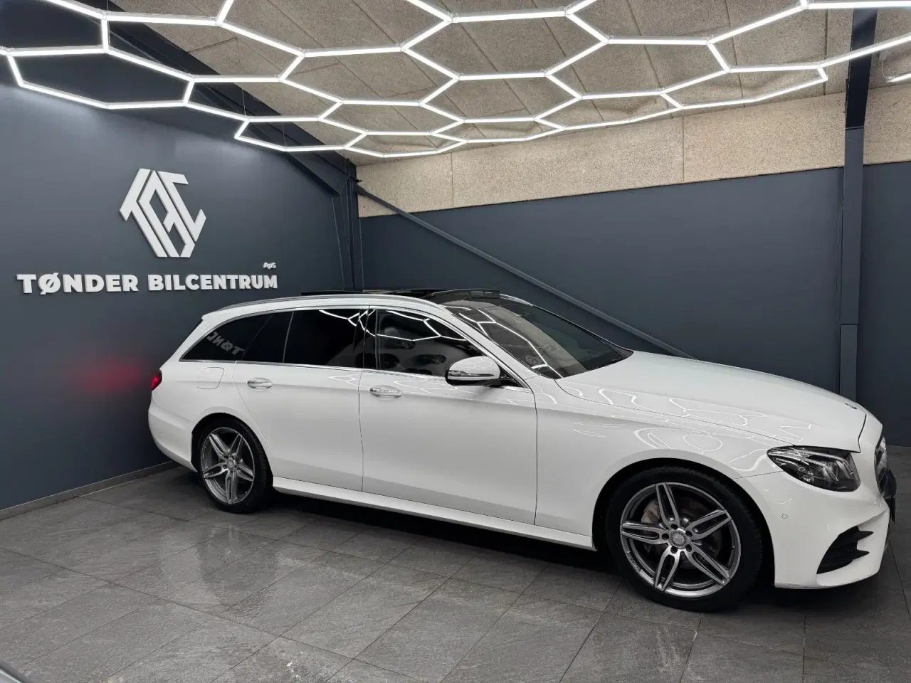 Billede 3 - Mercedes E220 d 2,0 AMG Line stc. aut.