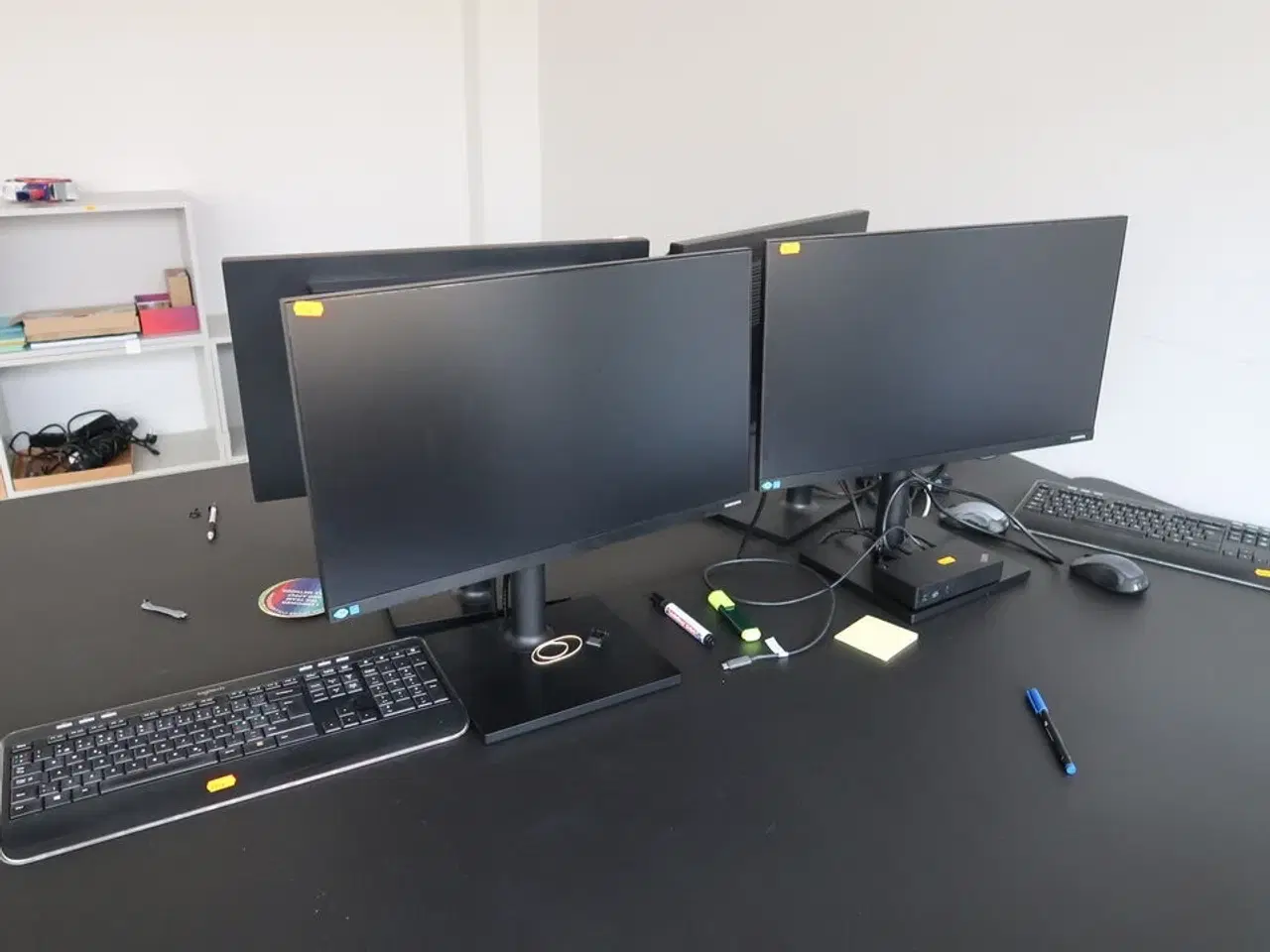 Billede 1 - 2 stk. computerskærme SAMSUNG F24T450FQR, dockingstation LENOVO, tastatur, mus