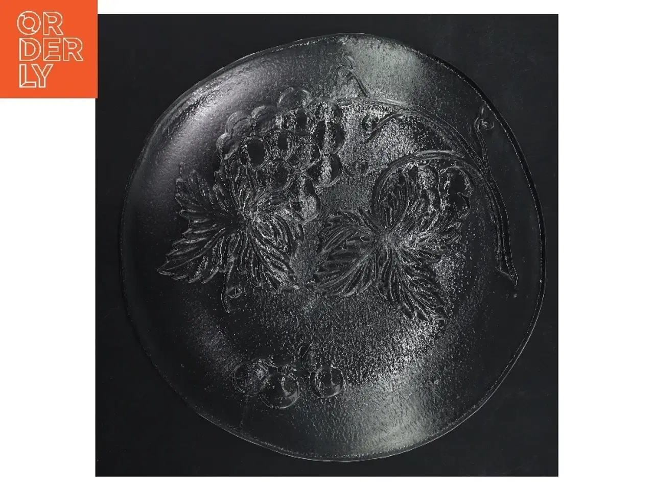 Billede 2 - Glas fad med druemønster (str. Ø 24 cm)