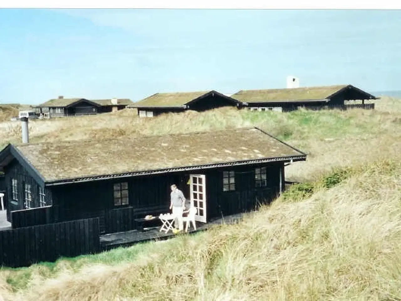 Billede 1 - Pragtfuldt beliggende sommerhus i Rødhus - kun 80 meter fra havet
