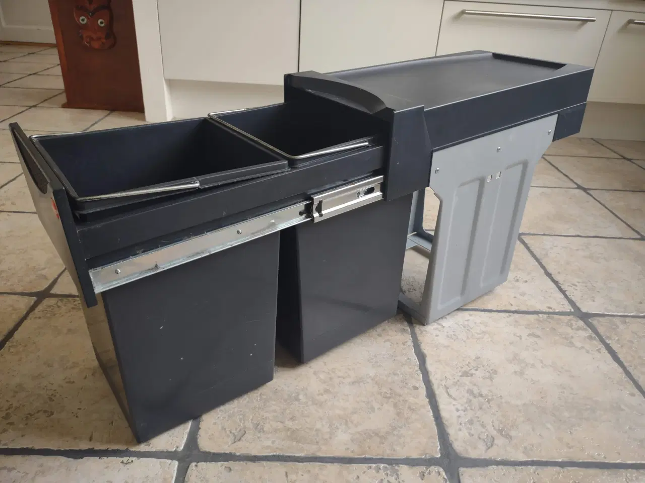 Billede 2 - Affaldsspande indbygning