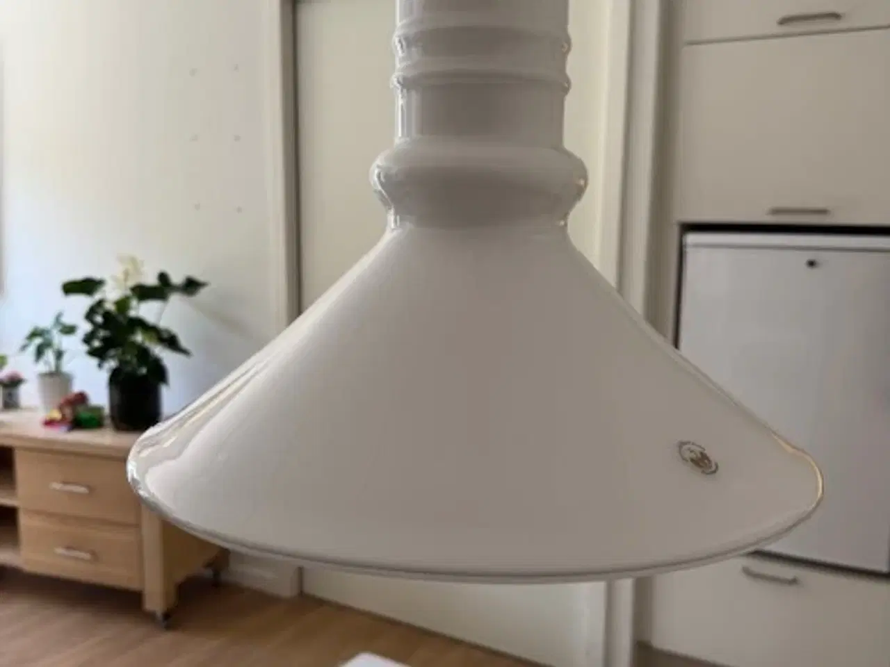 Billede 3 - Holmegaard apoteker loftslampe, stor i hvid glas 