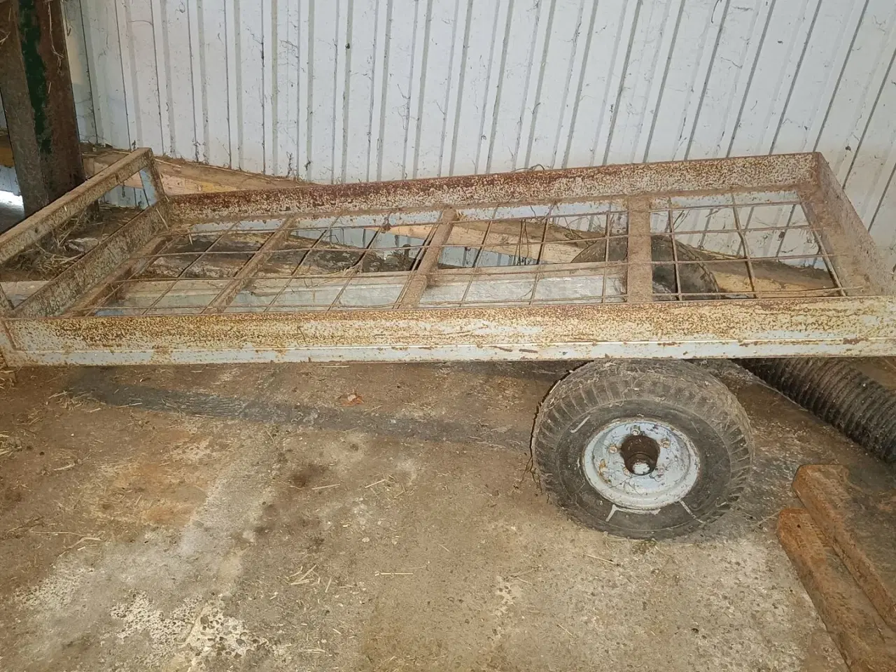 Billede 2 - - - - En lille vogn