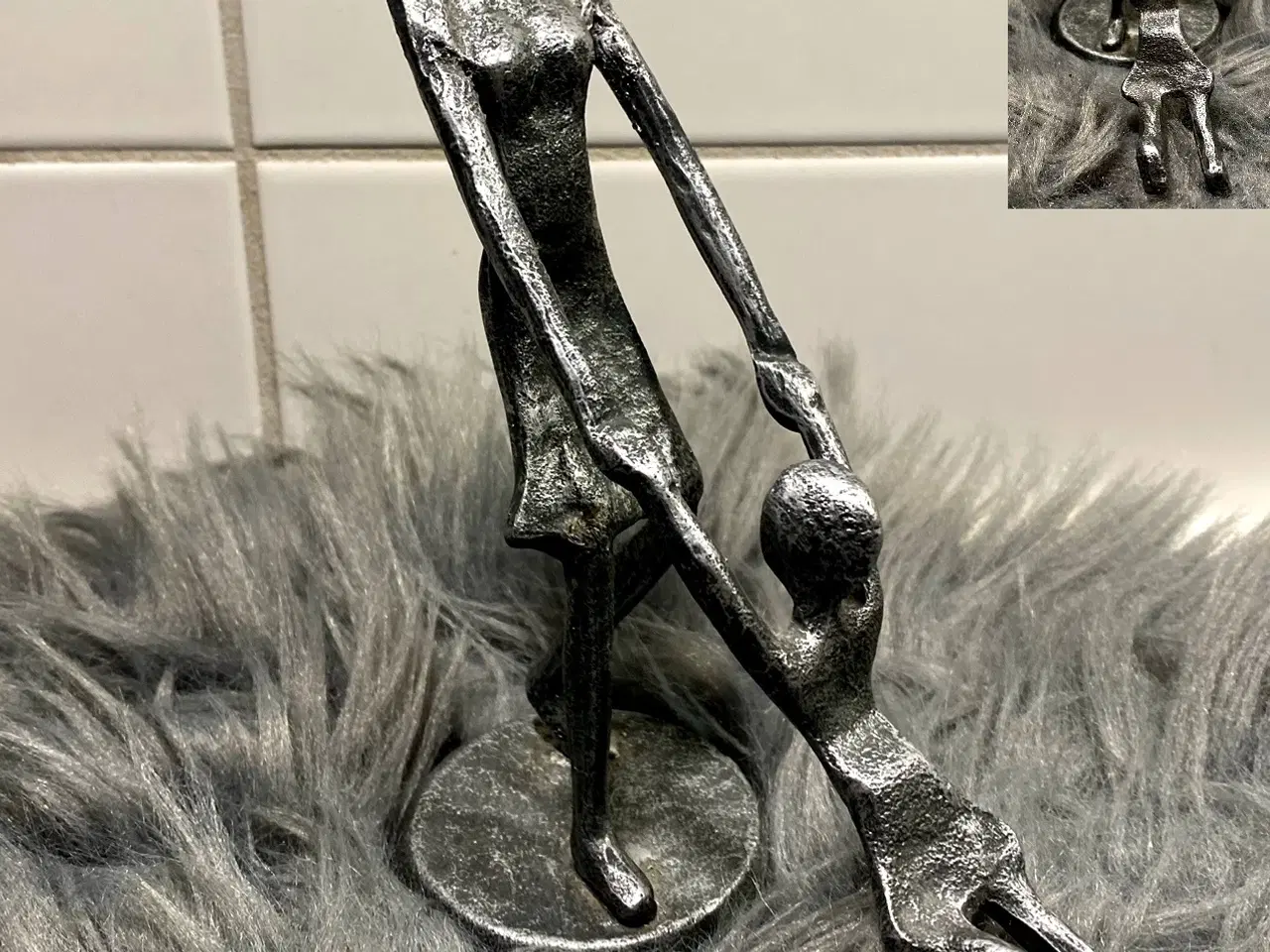 Billede 1 - * Mor og datter i abstrakt stil - i metal