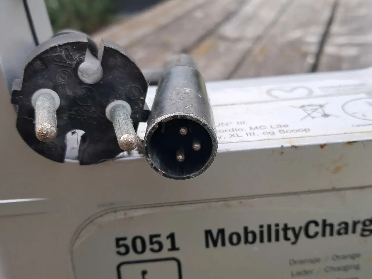 Billede 2 - Oplader til el-scooter 