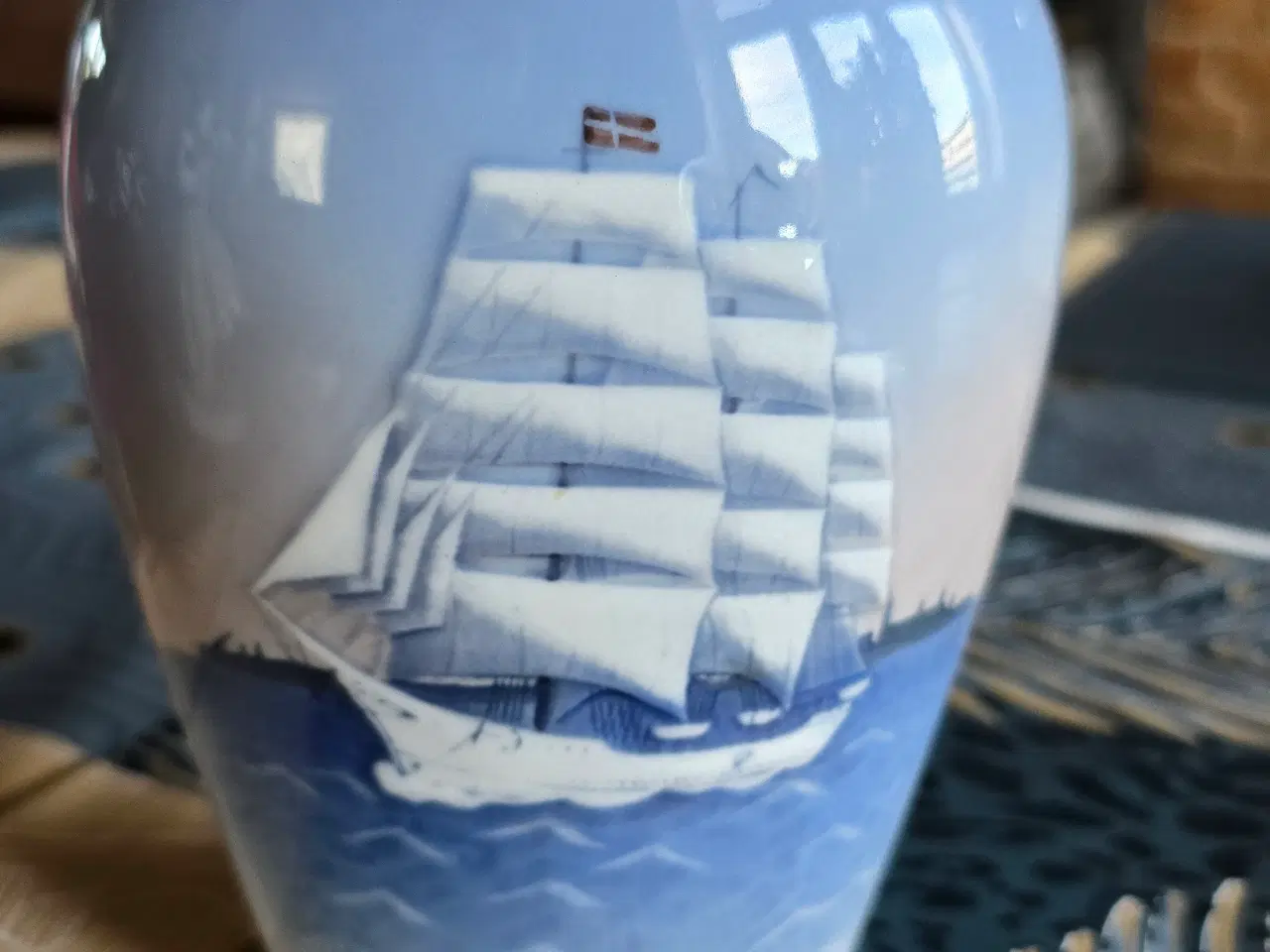 Billede 2 - Bing og Grøndahl vase med skoleskib
