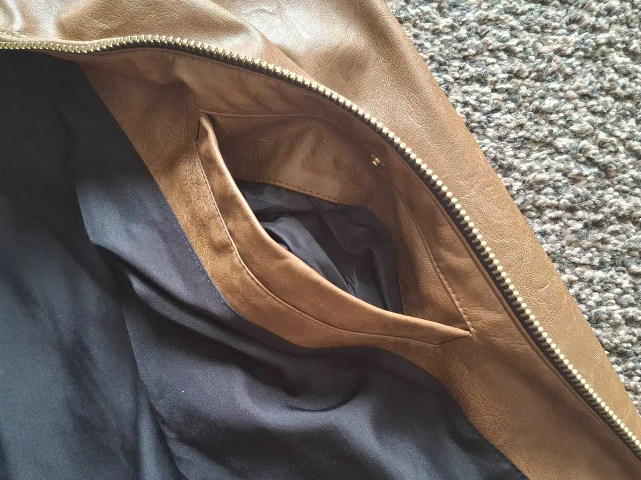 Billede 5 - Biker jacket i cognacfarvet PU-læder 