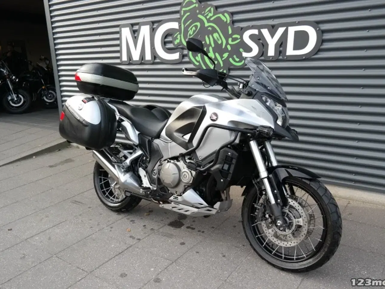 Billede 2 - Honda VFR 1200 X MC-SYD       BYTTER GERNE