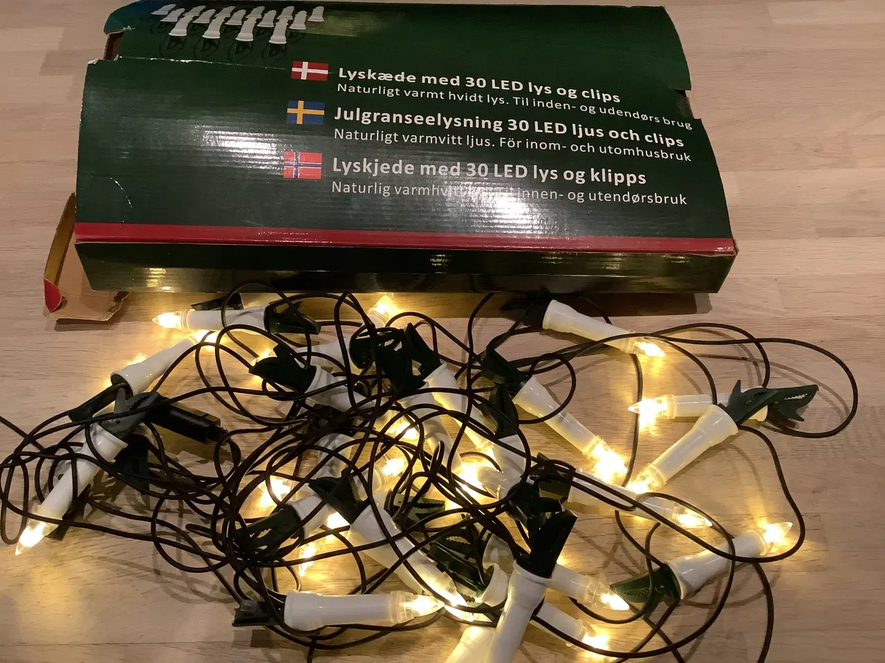 Billede 5 - Juletræs fod og julekæde med 30 lys