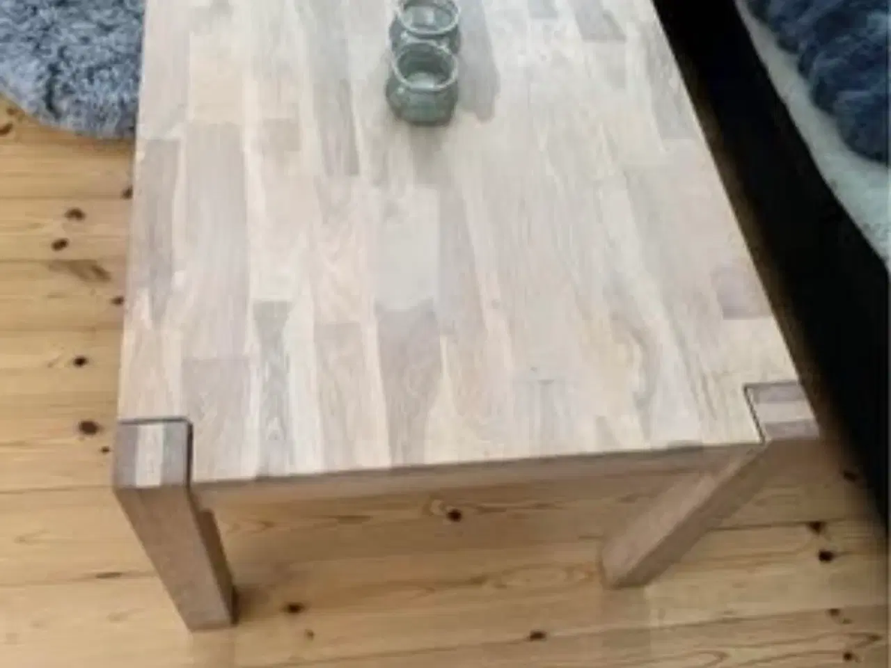 Billede 1 - Sofabord m/opbevaring, massiv eg.