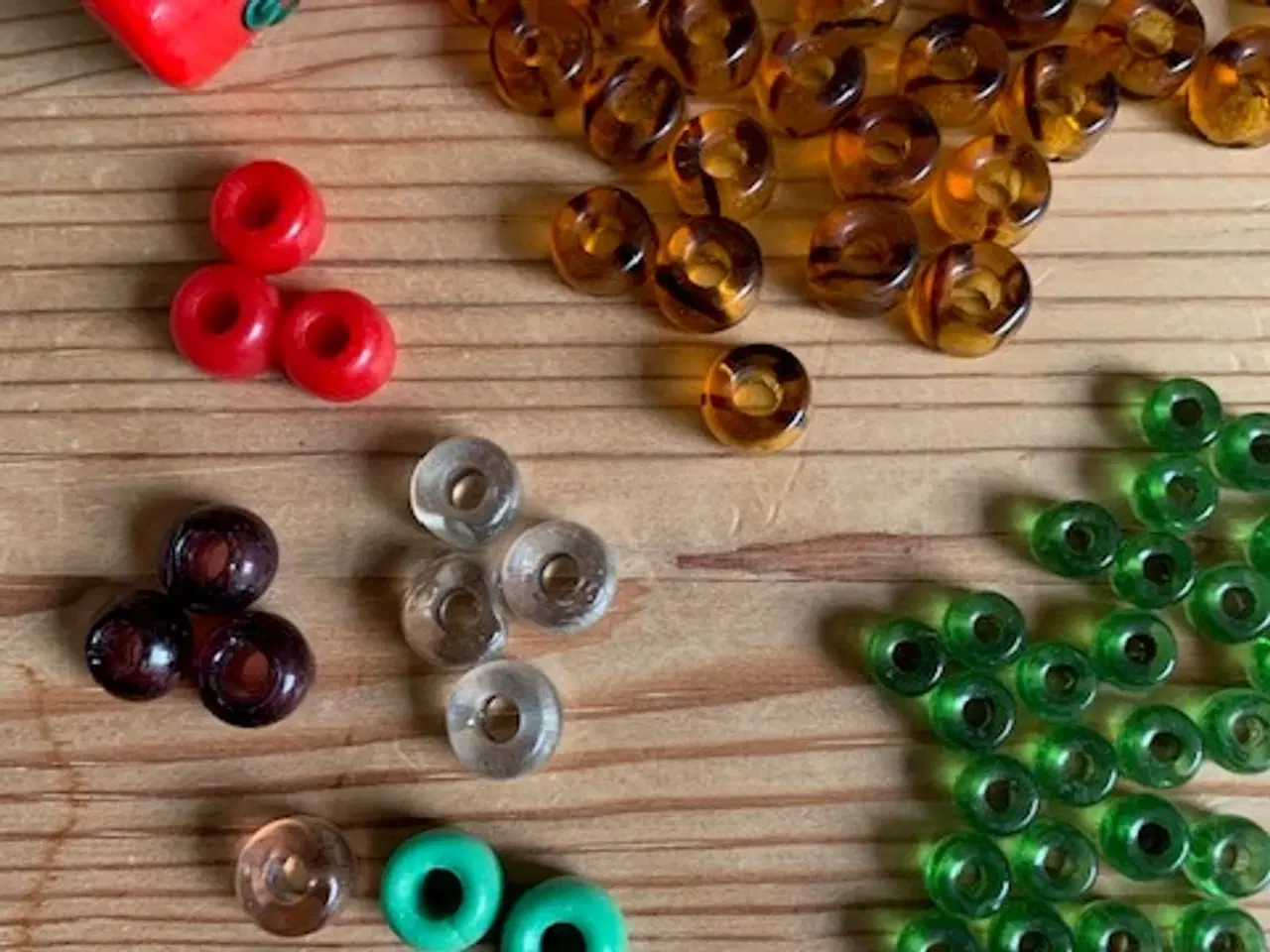 Billede 4 - Perler, ca. 80 gram - retro - samlet pris 25 kr.