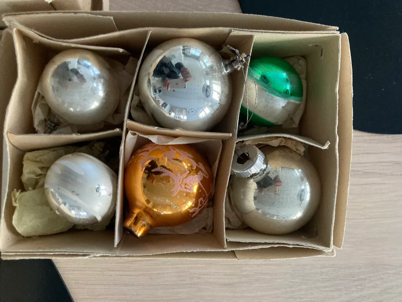 Billede 4 - Antikke juletræskugler og en top