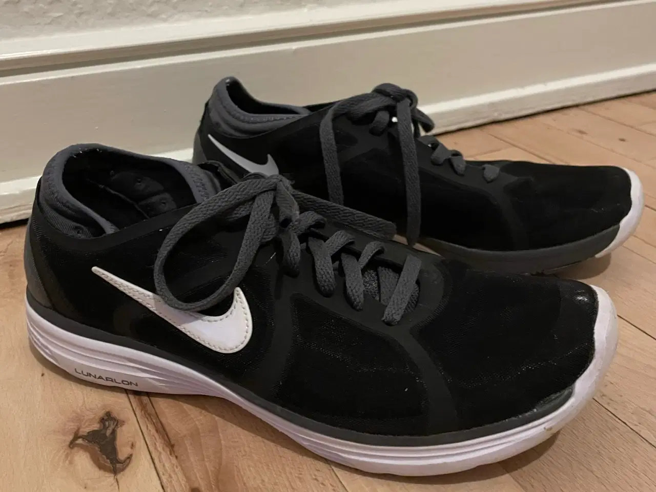Billede 1 - Nike Lunarlon løbesko i sort 